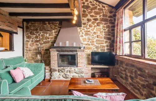 San Vicente de la Barquera House | La Casa Del Medio