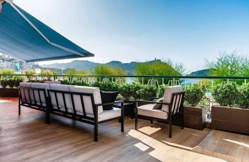 San Sebastian Centro Apartment | La Concha Beach Deluxe by DonosRent