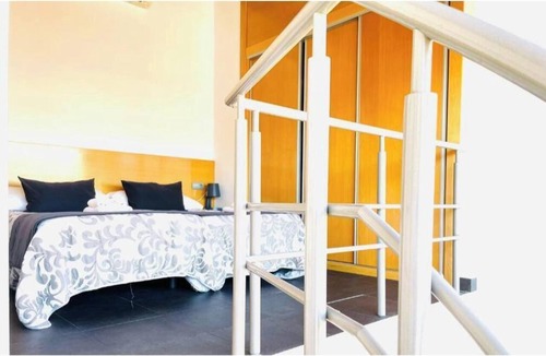Granada City Center Hotel | La Perla Reyes Catolicos Living: Superior Duplex Apartment with Terrace