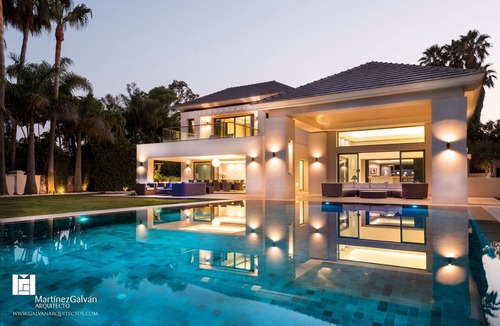 Guadalmina House | Large modern villa with fantastic pool and outside kitchen.