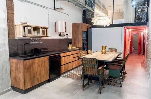 Figares Apartment | LIROLA ARTISTIC LOFT
