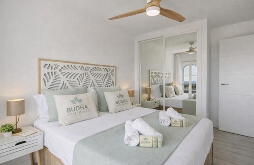 El Faro Apartment | Luna del Faro -Ocean views and Pools by Budha Apartments