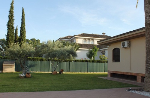 Montequinto Ski Chalet | Luxurious villa. Private pool & tennis courts. Subway