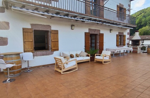 Sumbilla Villa | Luxury Rural House on the banks of the Bidasoa With everything to enjoy!