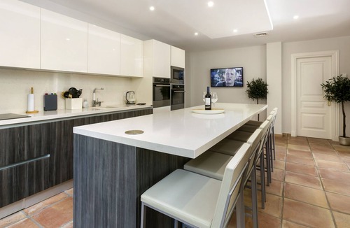 Atalaya-Isdabe Villa | Luxury six bedroom beachside villa