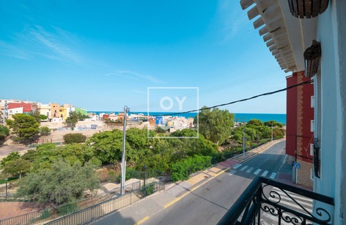 Villajoyosa Apartment | Luz del Faro, apartment in historic townhouse with sea view - by OYOOSTAYS