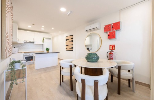 Castillejos Apartment | M (ABR1710B) Spacious Luxury 2 Bedroom Apartment