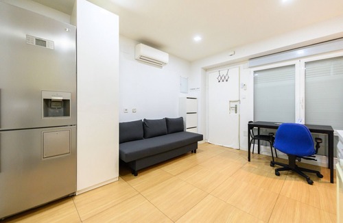 Ciudad Lineal Apartment | M (EMO47BA) Cozy studio in Ciudad Lineal