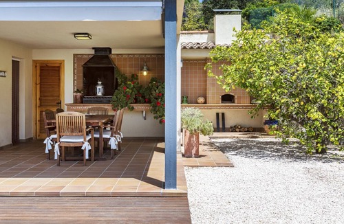 Cabrera de Mar House | Mediterranean villa with pool near Barcelona