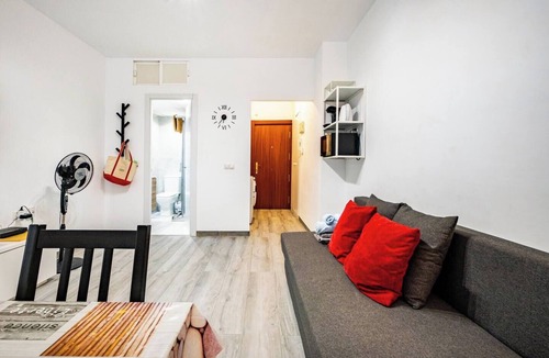 Torremolinos City Centre Apartment | Modern 1BR in Central Torremolinos - Walk to Beach