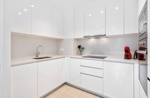 Diagonal Mar i el Front Maritim del Poblenou Apartment | Modern Diagonal Mar Oasis: 2BR Apartment with Pools & Parking