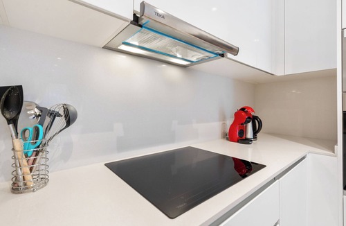 Diagonal Mar i el Front Maritim del Poblenou Apartment | Modern Diagonal Mar Oasis: 2BR Apartment with Pools & Parking