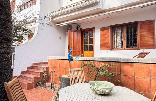 Benicassim Ski Chalet | modern luxurious Chalet, near beautiful beaches, restaurants, bars & Festivals.