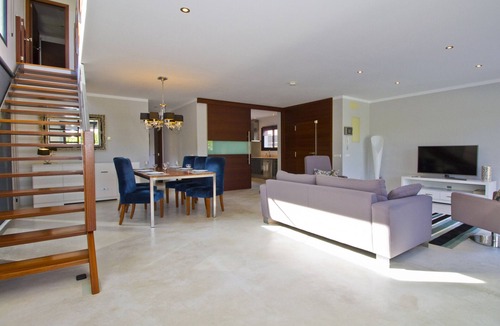 Pedruscada House | Modern semi-detached house in quiet residential area - 200 m to the sea (promenade)