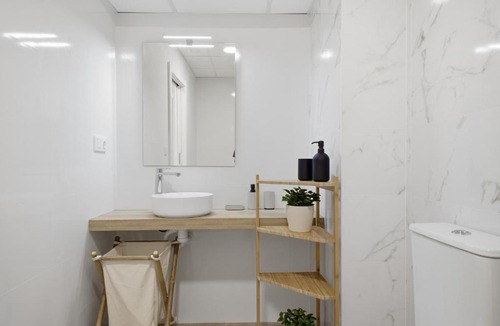 Torrefiel Apartment | Moderno Loft, Adaptado, Smart TV, AC, 3Pax,