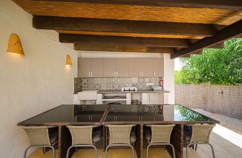 Pinar del Advocat Villa | MORAIRA LARGE AUTHENTIC BOUTIQUE STYLE VILLA WITH FAB APARTMENT & GATED POOL
