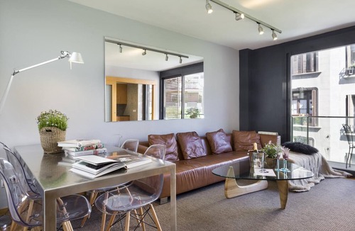 Sant Gervasi Apartment | My Space Barcelona 9 Apart has 54 people with optional parking in the center