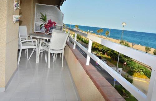 Pineda de Mar Apartment | New! Fantastic apartament in front of the sea!