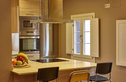 Lekeitio Apartment | New flat in the old town, 2min from the beach and port. Free Wifi