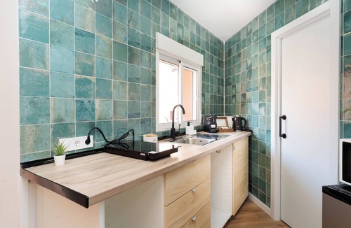 Sant Adria de Besos Apartment | New studio 20' Bcn Center/10' walk to the beach/15' Forum Bcn/balcony