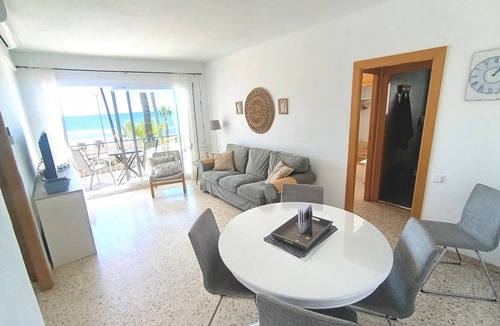 Sitges Town Center Apartment | Nice apartment facing the beach in the center of Sitges fully equipped
