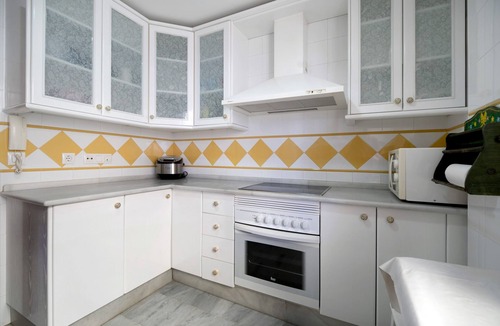 Sanlucar de Barrameda Apartment | Pet-Friendly Apartment Nao Victoria with Wi-Fi, A/C & Terraces