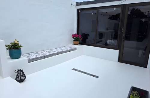 Nazaret Apartment | Pirita Room – Stylish Private Room in Peaceful Nazaret, Lanzarote