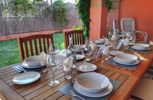 Urbanizacion Pinos Verdes Ski Chalet | private villa on the beach, very quiet