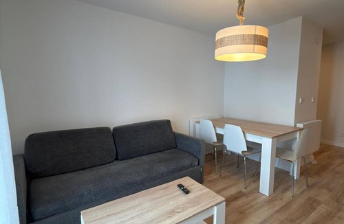 Candanchu Apartment | Renovated Mountain Studio in Candanchú for 4 Pers.