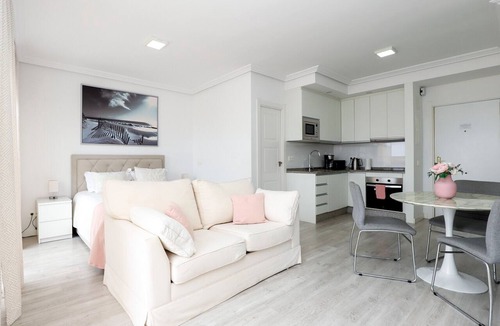 Nikki Beach Apartment | Romana Playa studio - beachfront complex Elviria