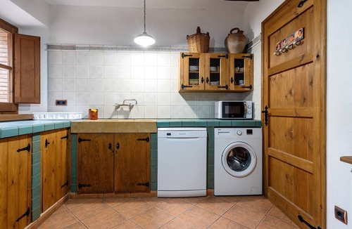 Torrelles de Foix House | Rural house 'Mas Colom-Can Cruset' with mountain views, private pool, and Wi-Fi