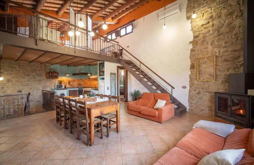 Calonge de Segarra Cottage | Rural lodging with a heated pool. Seating capacity for 13 people