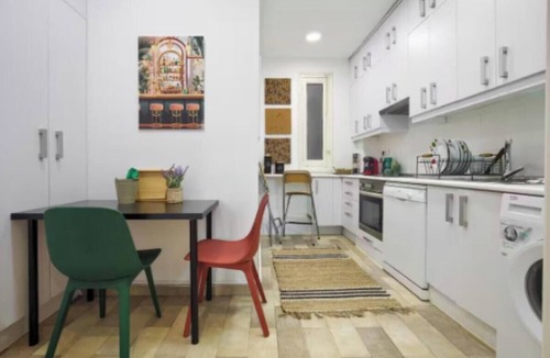 Goya Apartment | Spacious Family Apartment in Goya – Steps from Movistar Arena