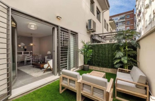 Pacifico Apartment | Spacious Family Home with Private Terrace – 10 Min Walk to Retiro Park