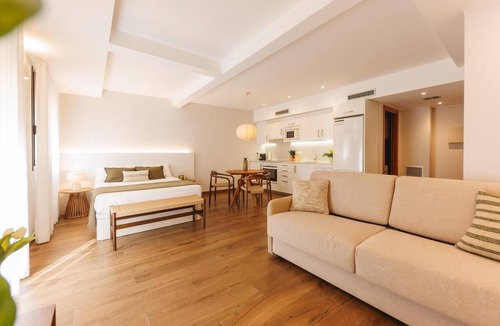 Barri Vell Apartment | Studio Rei Martí - Holiday Apartment Rental Girona | Bravissimo
