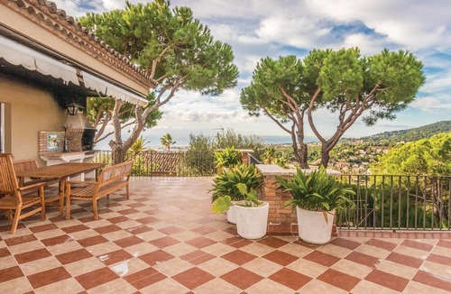 Cabrils House | Stunning home in Cabrils