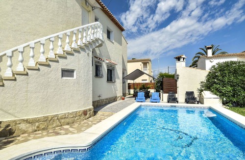 Els Poblets Villa | Stunning private villa for 12 people with A/C, private pool, WIFI, TV and patio