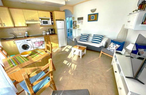 Geafond House | Sunny Corralejo villa with pool & sunroof ocean views. A sun trap. sleeps 4