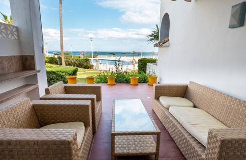Casares del Mar Apartment | Terraced house by the sea