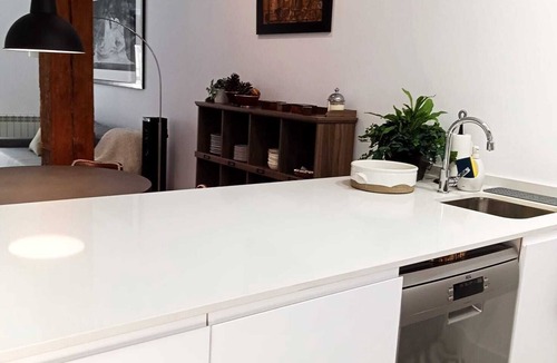 Malasana Condo | Upmarket & Elegant 2 bed/2 bath in Central Madrid