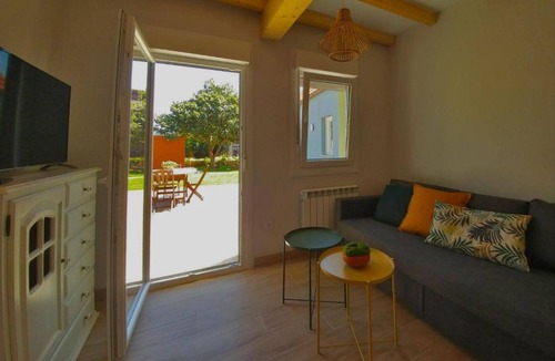 Redondela Apartment | Upper studio. Catapeixe Holiday Apartments.
