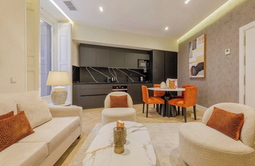 Palacio Apartment | Upscale Designer Retreat in the Heart of Madrid