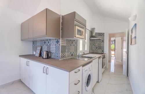 Complejo turistico Amarilla Golf Apartment | Vacation Apartment 'Leo Frente & Amarilla Golf' with Sea View, Shared Pool and Wi-Fi