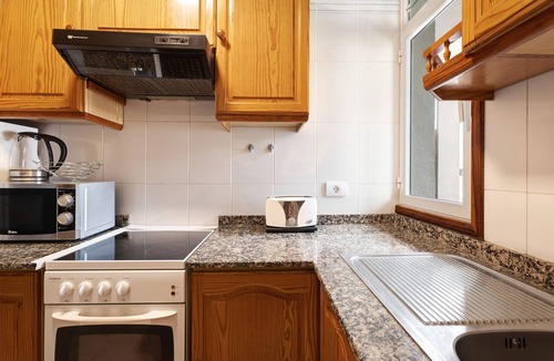 Los Llanos Apartment | Vacation Home 'Mederos 20' with Mountain View, Balcony & Wi-Fi