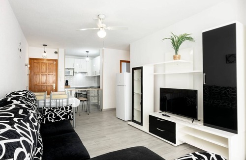 Los Abrigos Apartment | Vacation Home 'Los Abrigos Sea View' with Ocean Views, Balcony and Wi-Fi