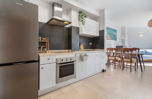 Los Lagos House | Vacation Home 'Oceanfront Apartment with Pool' with Mountain View, Private Terrace and Wi-Fi