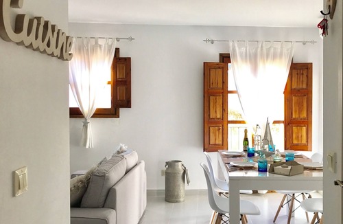 Old Town Apartment | Very bright apartment 1 min walk from the beach of Tossa recently refurbished