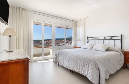 Canet de Mar Villa | Villa 'Berganti' with Private Pool, Wi-Fi, and Air Conditioning