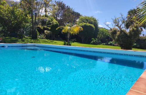 Sauzal Villa | Villa Carioca - with private pool, marvelous garden and amazing ocean view