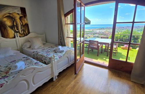 Santa Susanna House | Villa con piscina privada climatizada 29ºC